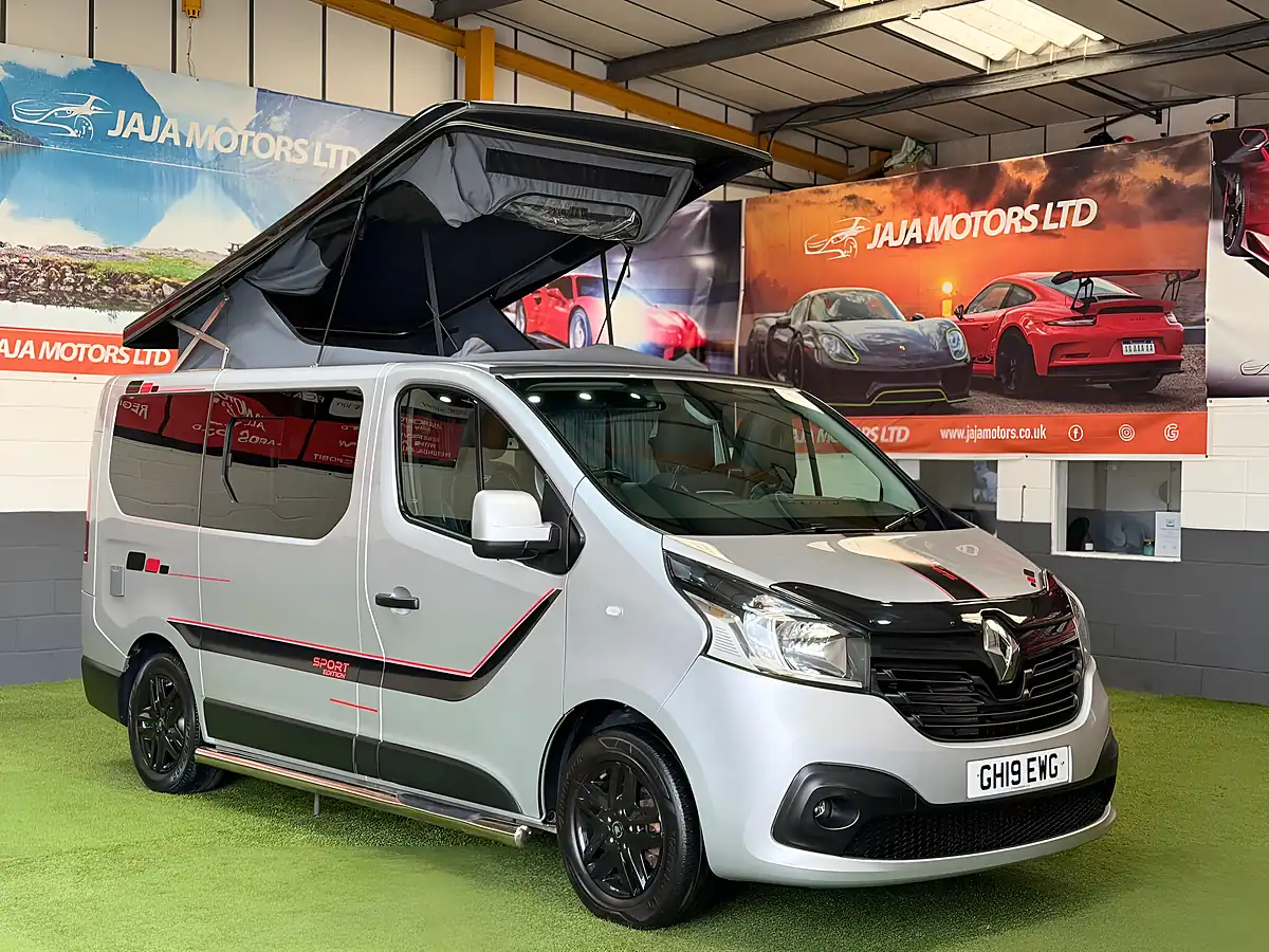 Used 2019 Renault Trafic Campervan Silver - Interior and Exterior details 9