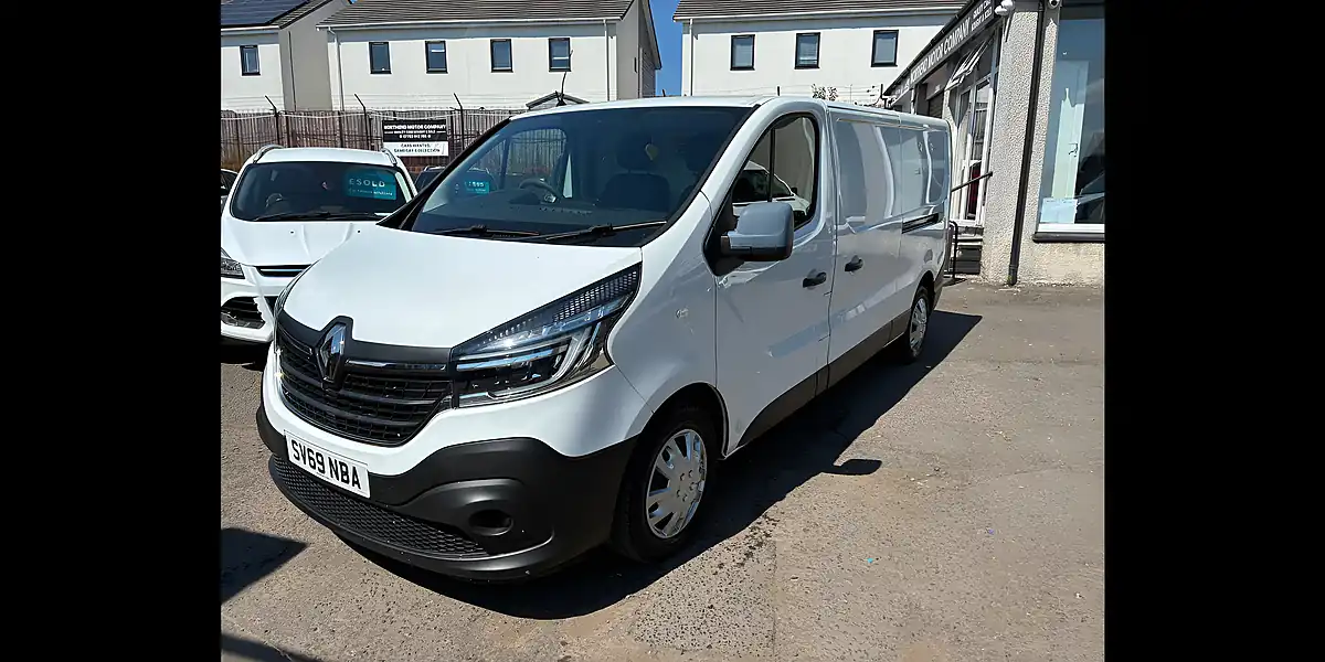 Used 2019 Renault Trafic Energy 30 Business Glacier White - Interior and Exterior details 3