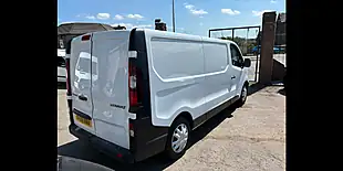 Used 2019 Renault Trafic Energy 30 Business Glacier White - Interior and Exterior details 7
