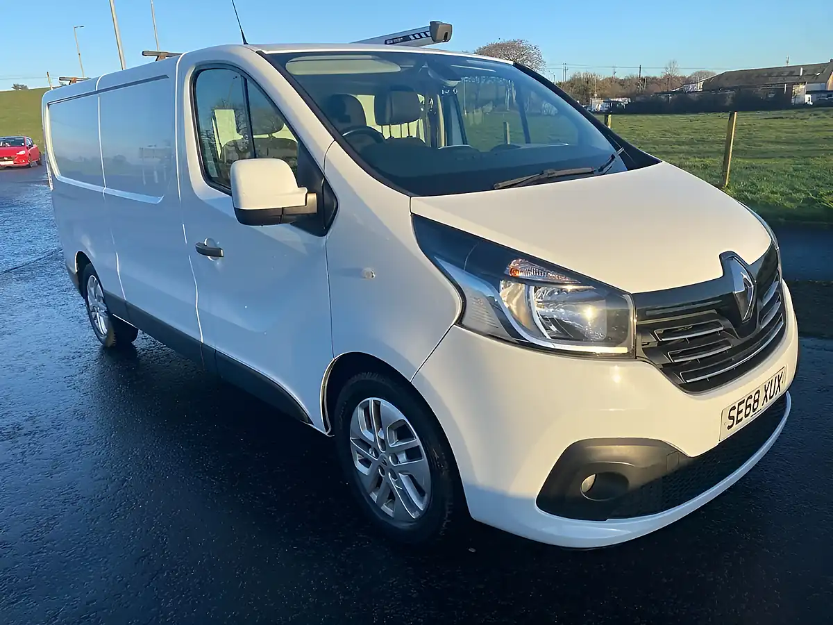 Used 2019 Renault Trafic Energy Sport Nav Lwb White - Front View
