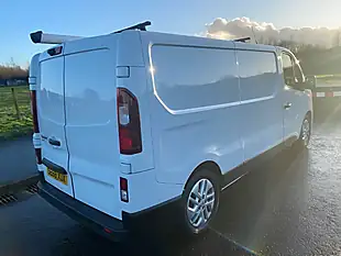 Used 2019 Renault Trafic Energy Sport Nav Lwb White - Interior and Exterior details 3