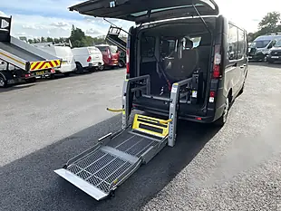 Used 2019 Renault Trafic SL27 Business 5 SEAT Bus Swb Grey - Interior and Exterior details 13