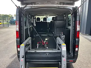 Used 2019 Renault Trafic SL27 Business 5 SEAT Bus Swb Grey - Interior and Exterior details 14