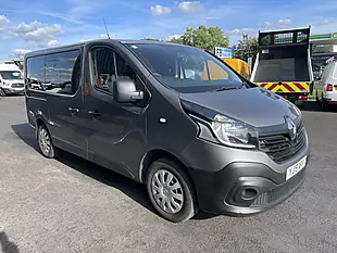 Used 2019 Renault Trafic SL27 Business 5 SEAT Bus Swb Grey - Interior and Exterior details 4