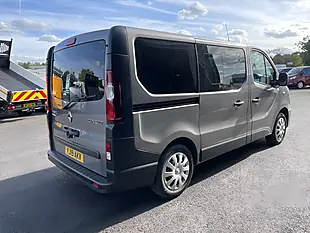 Used 2019 Renault Trafic SL27 Business 5 SEAT Bus Swb Grey - Interior and Exterior details 5