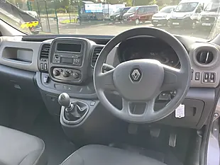 Used 2019 Renault Trafic SL27 Business 5 SEAT Bus Swb Grey - Interior and Exterior details 8