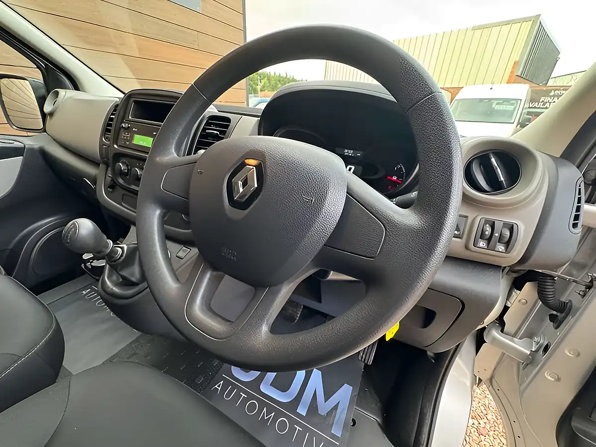 Used 2019 Renault Trafic SL27 Business Mercury - Interior and Exterior details 14