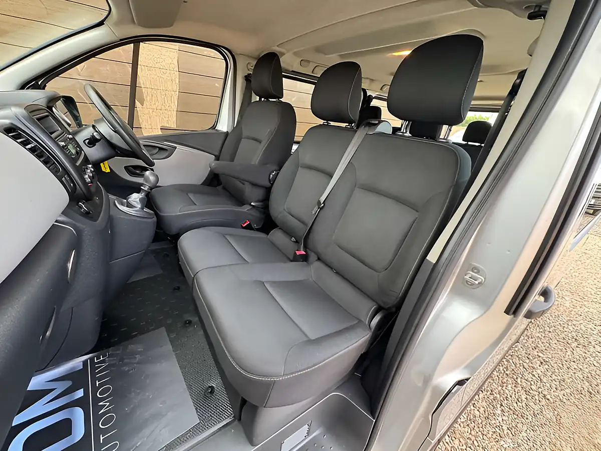 Used 2019 Renault Trafic SL27 Business Mercury - Interior and Exterior details 18