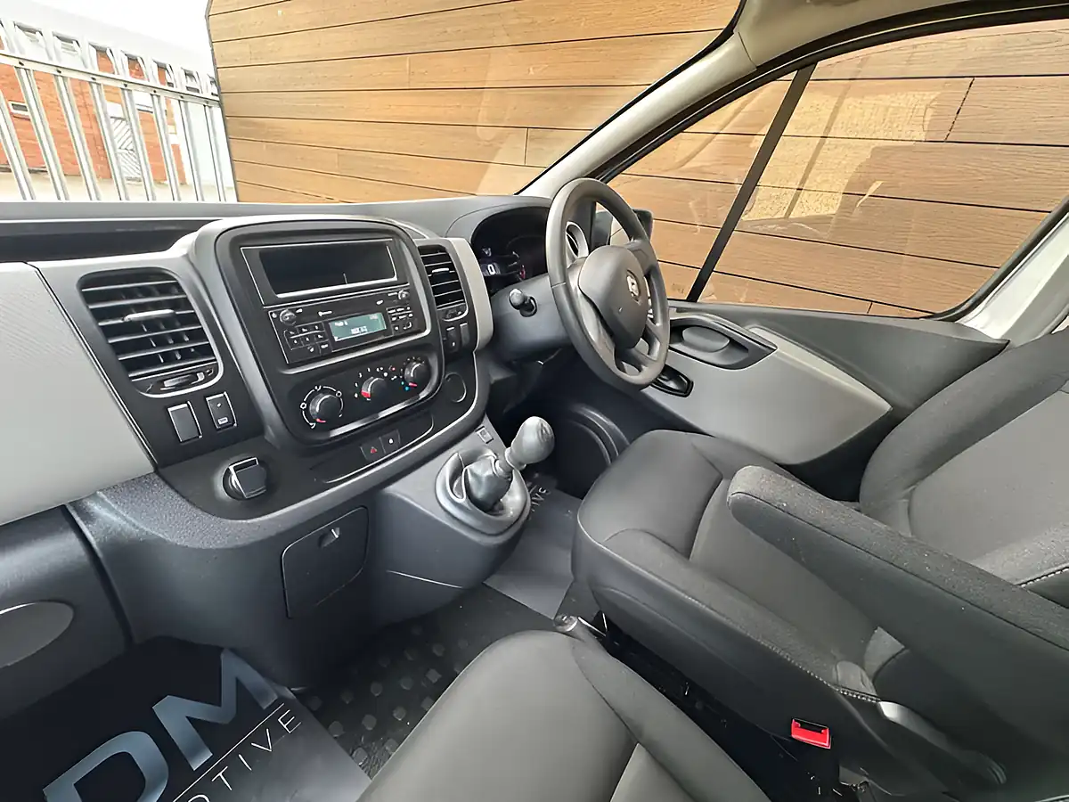 Used 2019 Renault Trafic SL27 Business Mercury - Interior and Exterior details 20