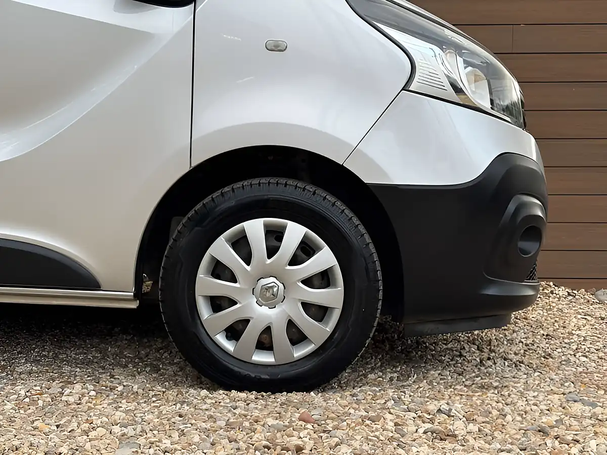 Used 2019 Renault Trafic SL27 Business Mercury - Interior and Exterior details 8