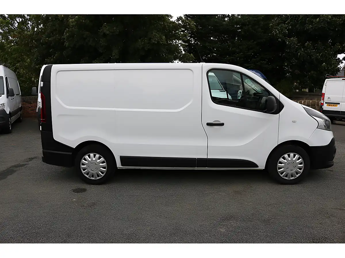 Used 2019 Renault Trafic Sl27 Business White - Interior and Exterior details 10