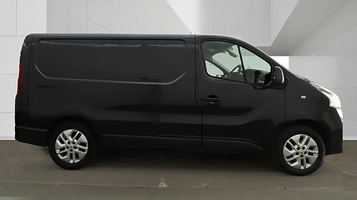 Used 2019 Renault Trafic Sport Nav Black - Interior and Exterior details 6