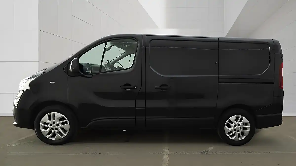 Used 2019 Renault Trafic Sport Nav Black - Interior and Exterior details 8