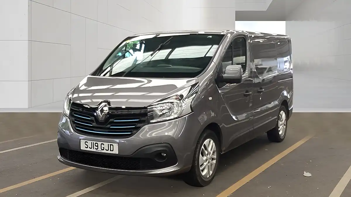 Used 2019 Renault Trafic Sport Nav Grey - Interior and Exterior details 2