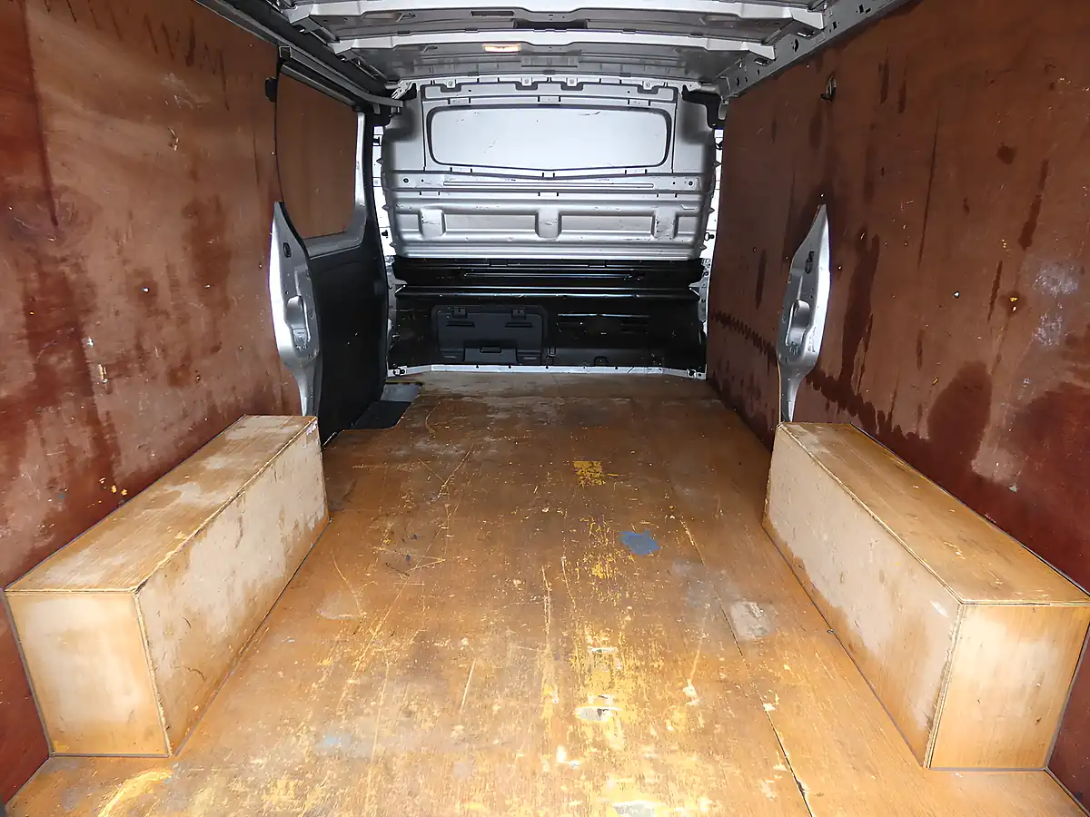 Used 2019 Renault Trafic Sport Nav Mercury - Interior and Exterior details 3