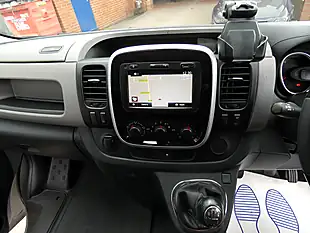 Used 2019 Renault Trafic Sport Nav Mercury - Interior and Exterior details 8