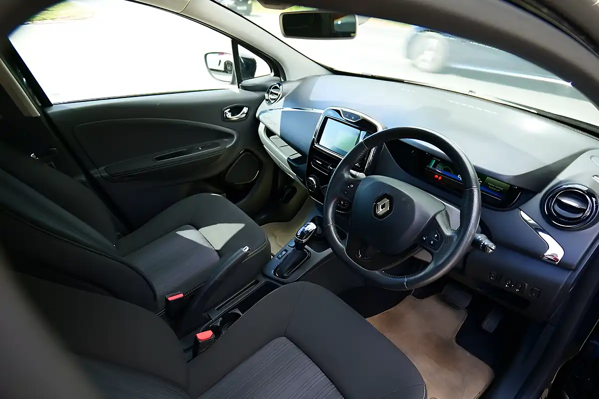Used 2019 Renault Zoe Dynamique Nav Black - Interior and Exterior details 14