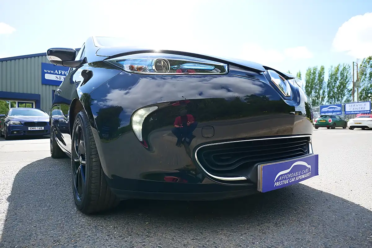 Used 2019 Renault Zoe Dynamique Nav Black - Interior and Exterior details 16