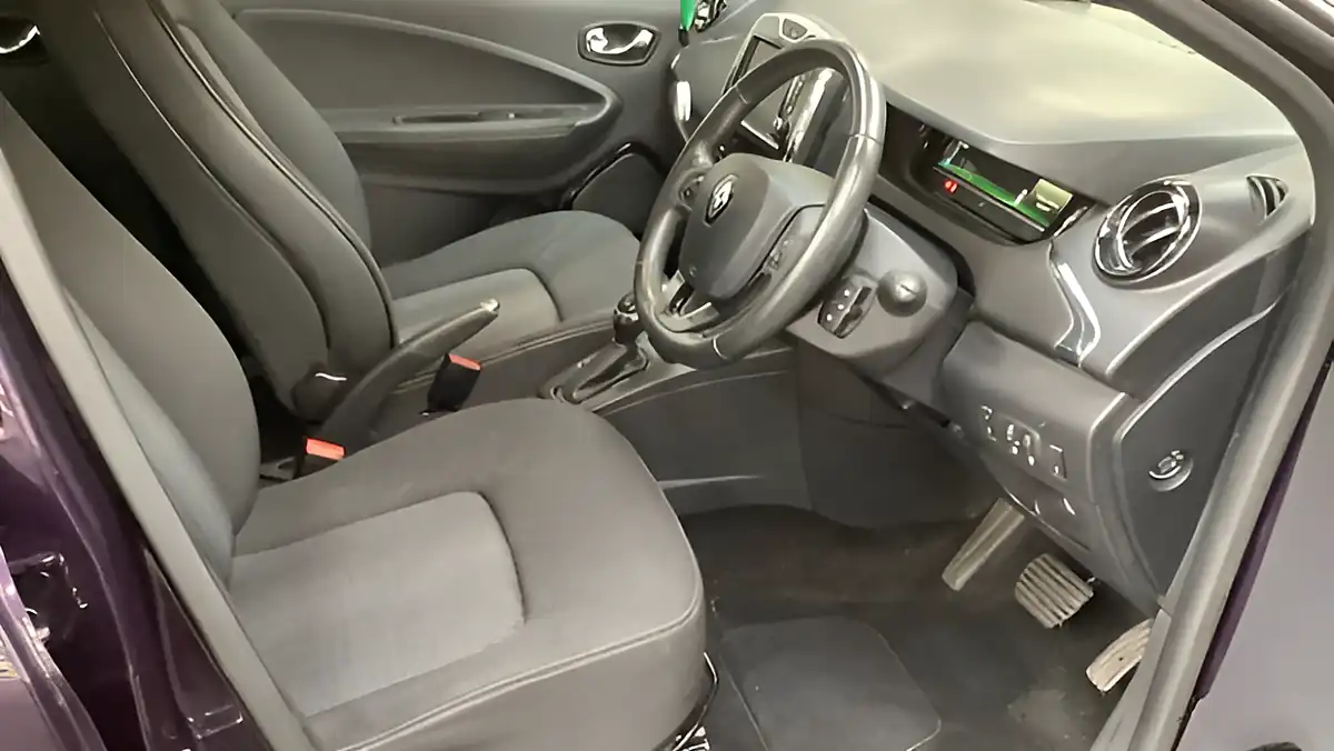 Used 2019 Renault Zoe Dynamique Nav Purple - Interior and Exterior details 5