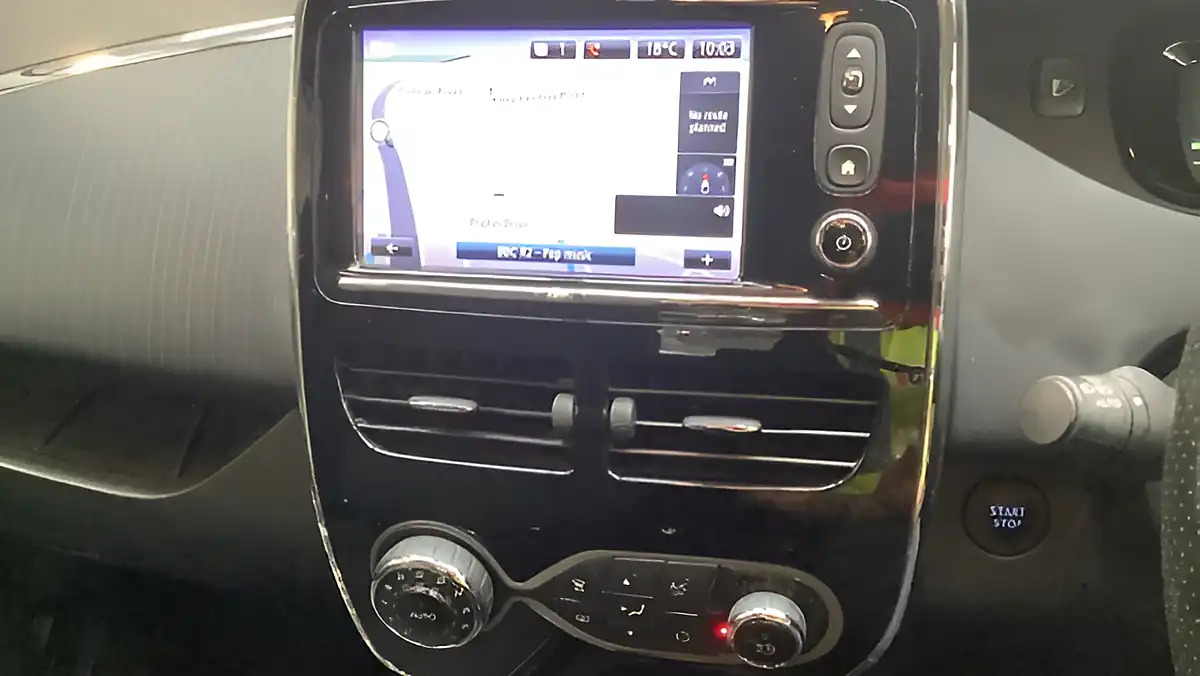 Used 2019 Renault Zoe Dynamique Nav Purple - Interior and Exterior details 7
