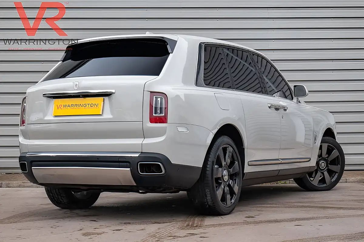 Used 2019 Rolls-Royce Cullinan Grey - Interior and Exterior details 10