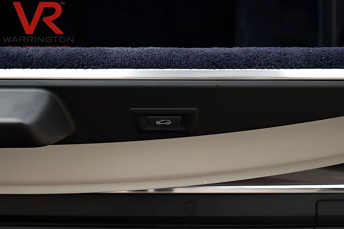 Used 2019 Rolls-Royce Cullinan Grey - Interior and Exterior details 13