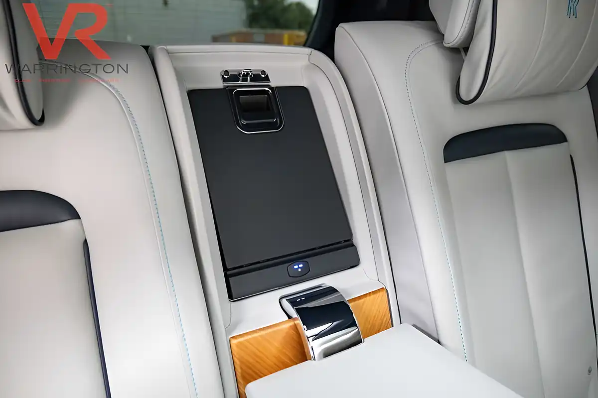 Used 2019 Rolls-Royce Cullinan Grey - Interior and Exterior details 20