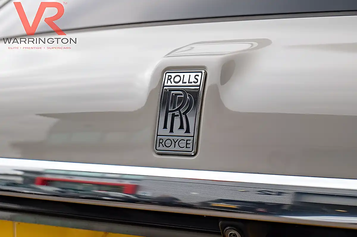 Used 2019 Rolls-Royce Cullinan Grey - Interior and Exterior details 7