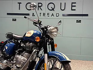 Used 2019 Royal Enfield Bullet Classic Blue - Interior and Exterior details 10