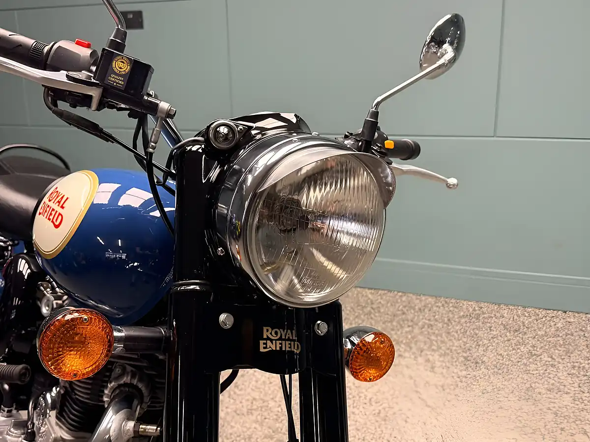Used 2019 Royal Enfield Bullet Classic Blue - Interior and Exterior details 11