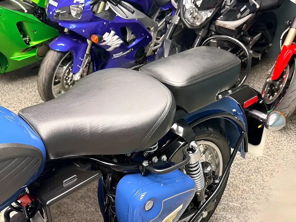 Used 2019 Royal Enfield Bullet Classic Blue - Interior and Exterior details 16