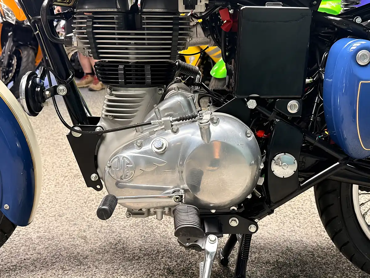 Used 2019 Royal Enfield Bullet Classic Blue - Interior and Exterior details 17