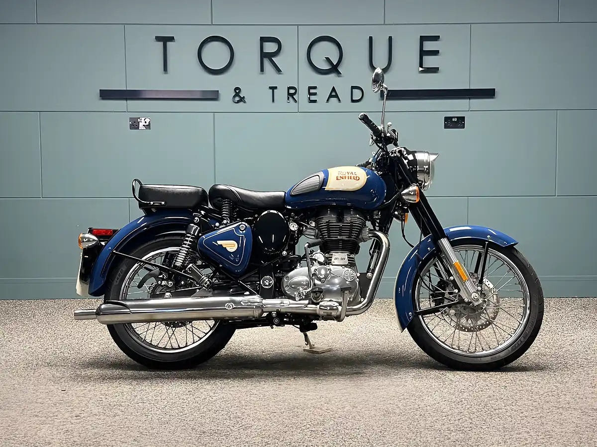Used 2019 Royal Enfield Bullet Classic Blue - Interior and Exterior details 2