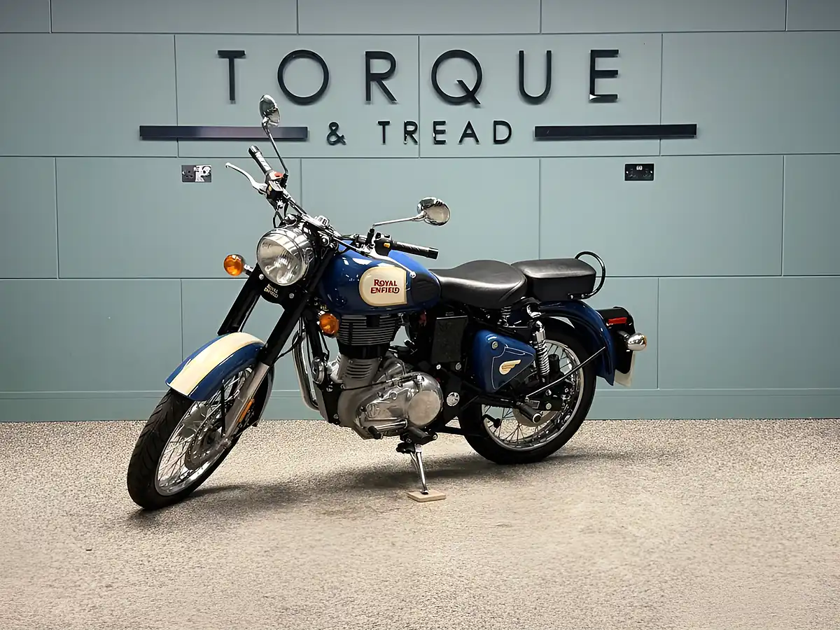 Used 2019 Royal Enfield Bullet Classic Blue - Interior and Exterior details 9