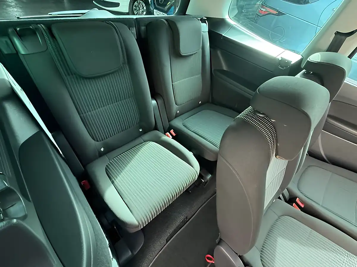 Used 2019 SEAT Alhambra Se Blue - Interior and Exterior details 16