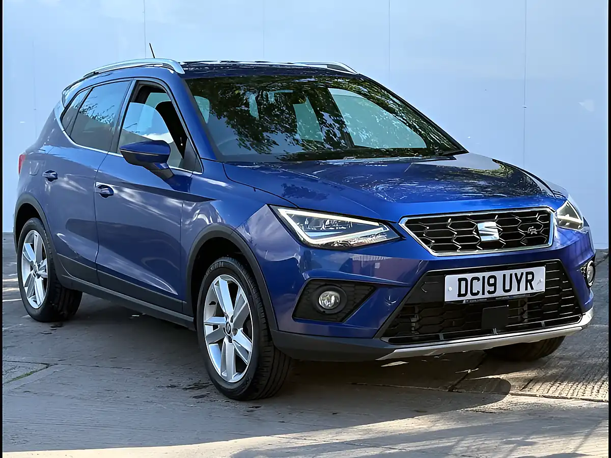 Used 2019 SEAT Arona Fr Mystery Blue - Front View