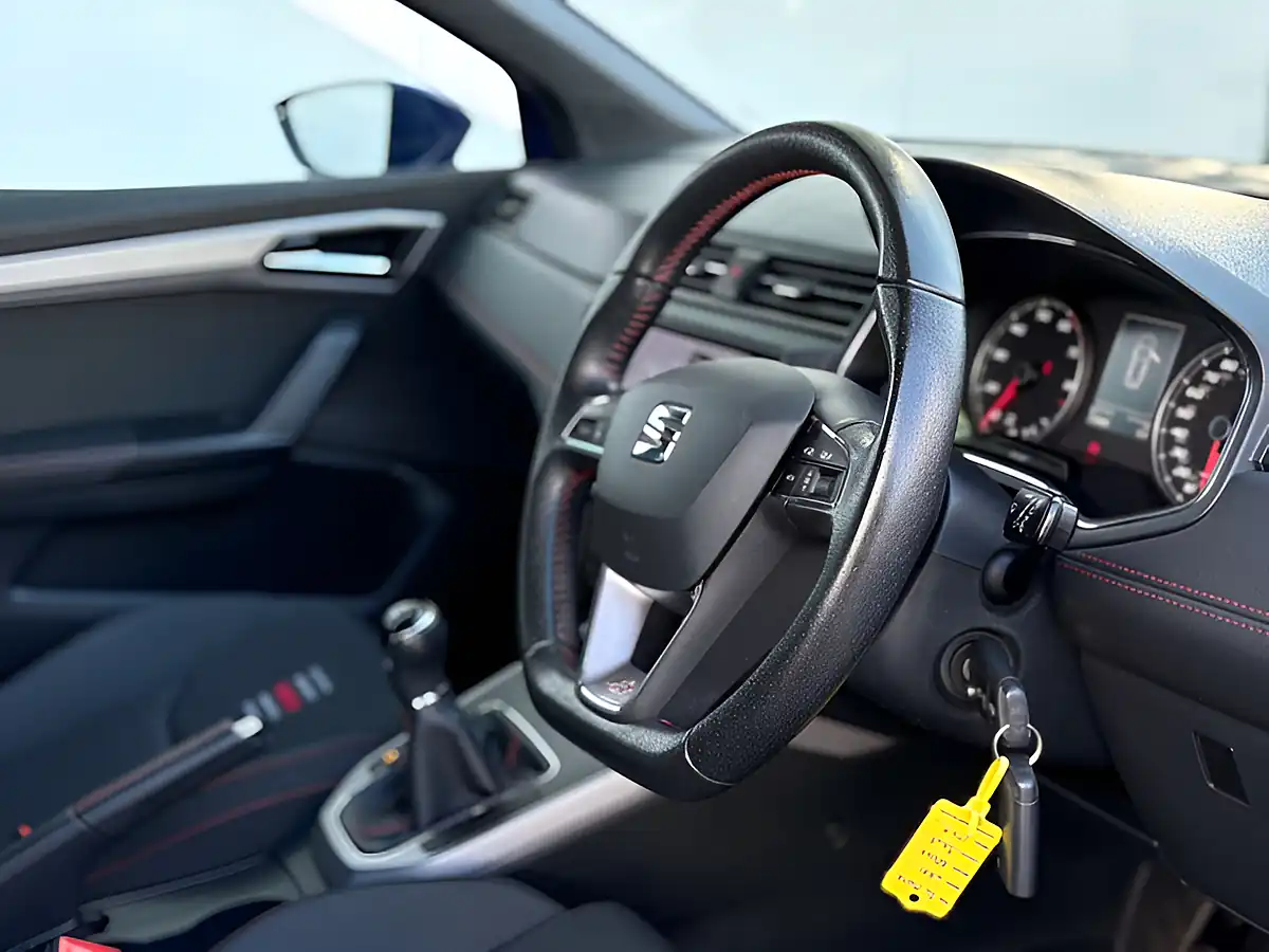 Used 2019 SEAT Arona Fr Mystery Blue - Interior and Exterior details 11