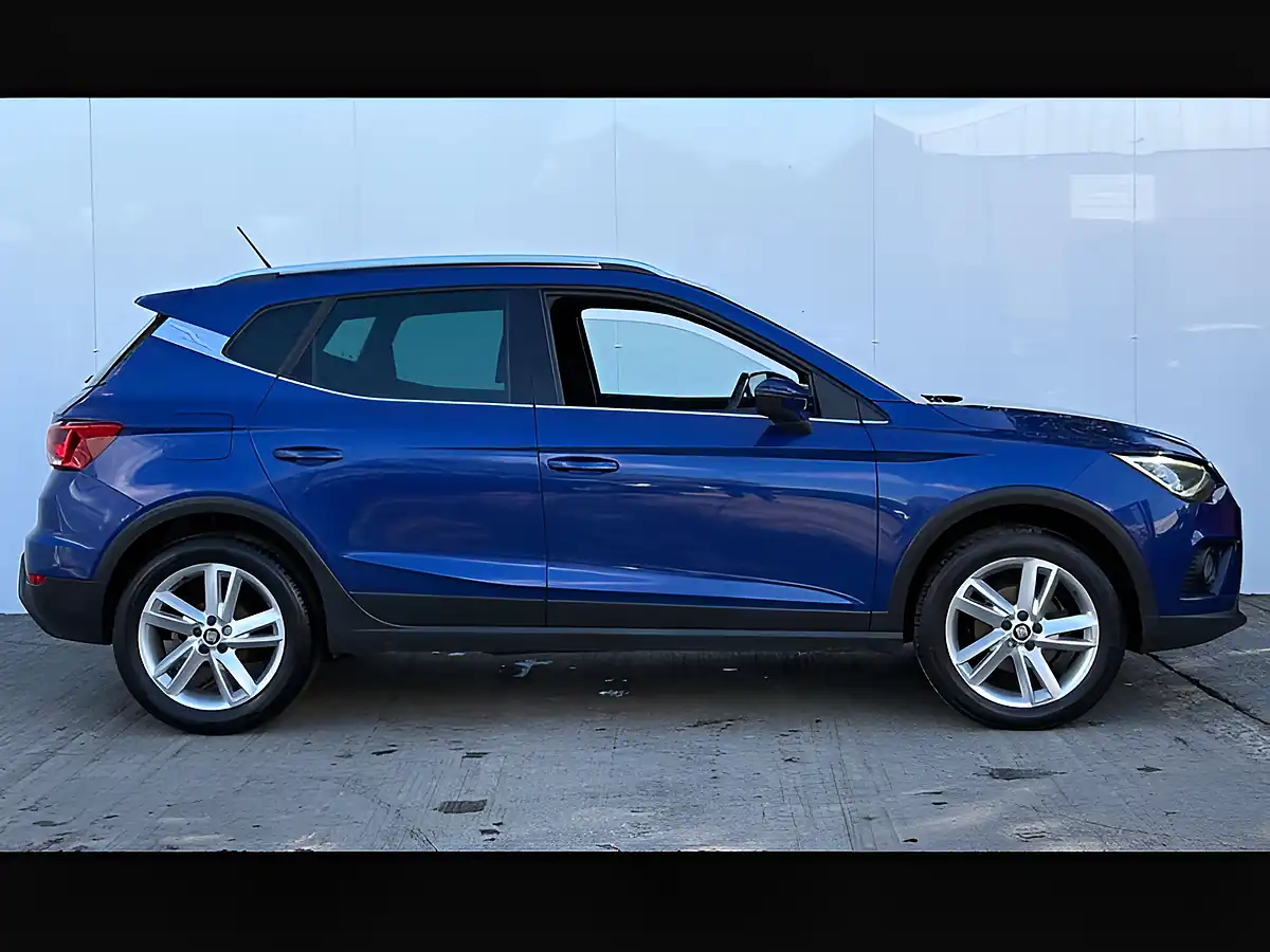 Used 2019 SEAT Arona Fr Mystery Blue - Interior and Exterior details 9