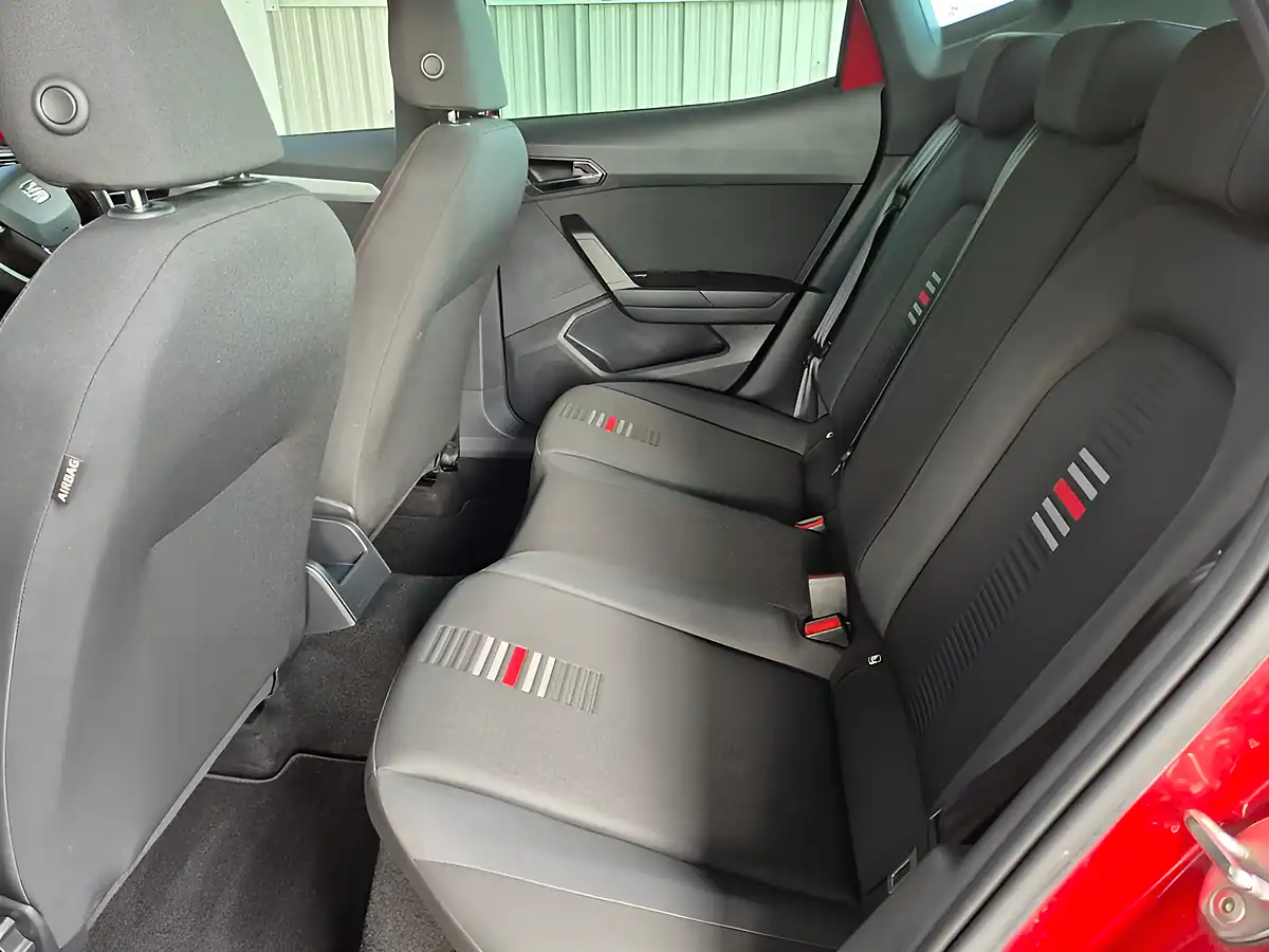 Used 2019 SEAT Arona Fr Red - Interior and Exterior details 17