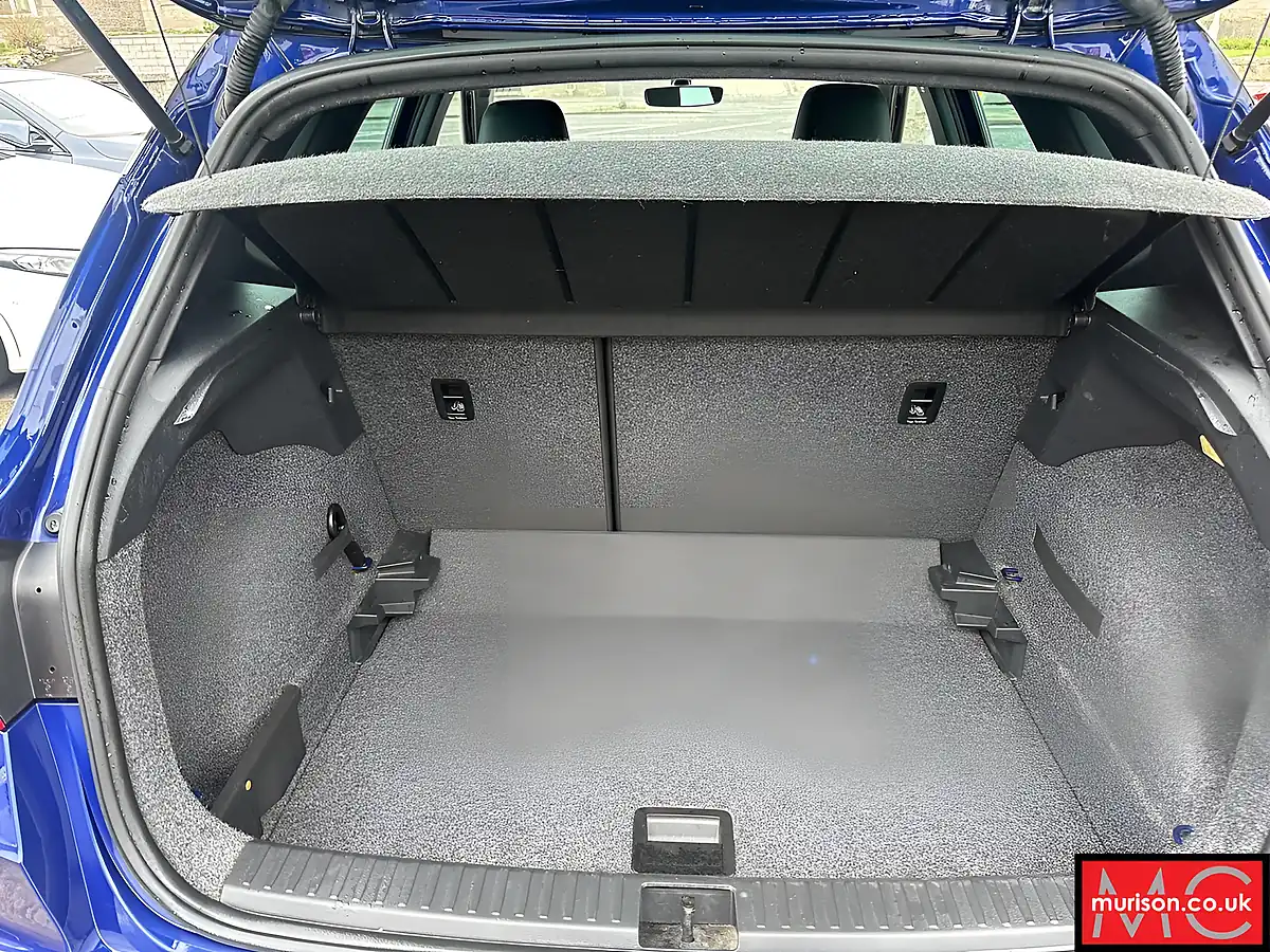 Used 2019 SEAT Arona Fr Sport Blue - Interior and Exterior details 13