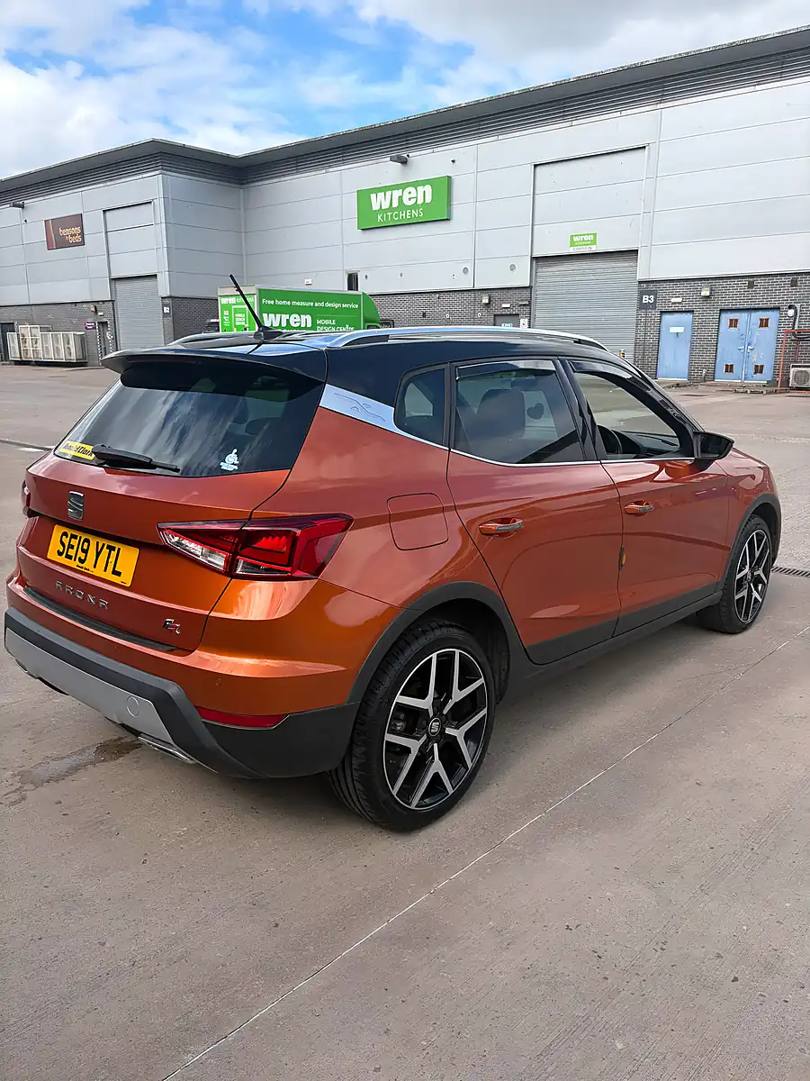 Used 2019 SEAT Arona Fr Sport Orange - Interior and Exterior details 5