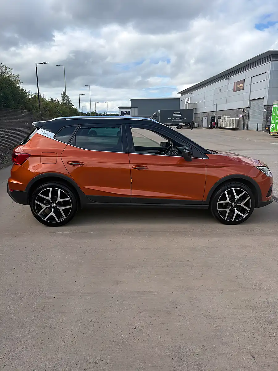 Used 2019 SEAT Arona Fr Sport Orange - Interior and Exterior details 6