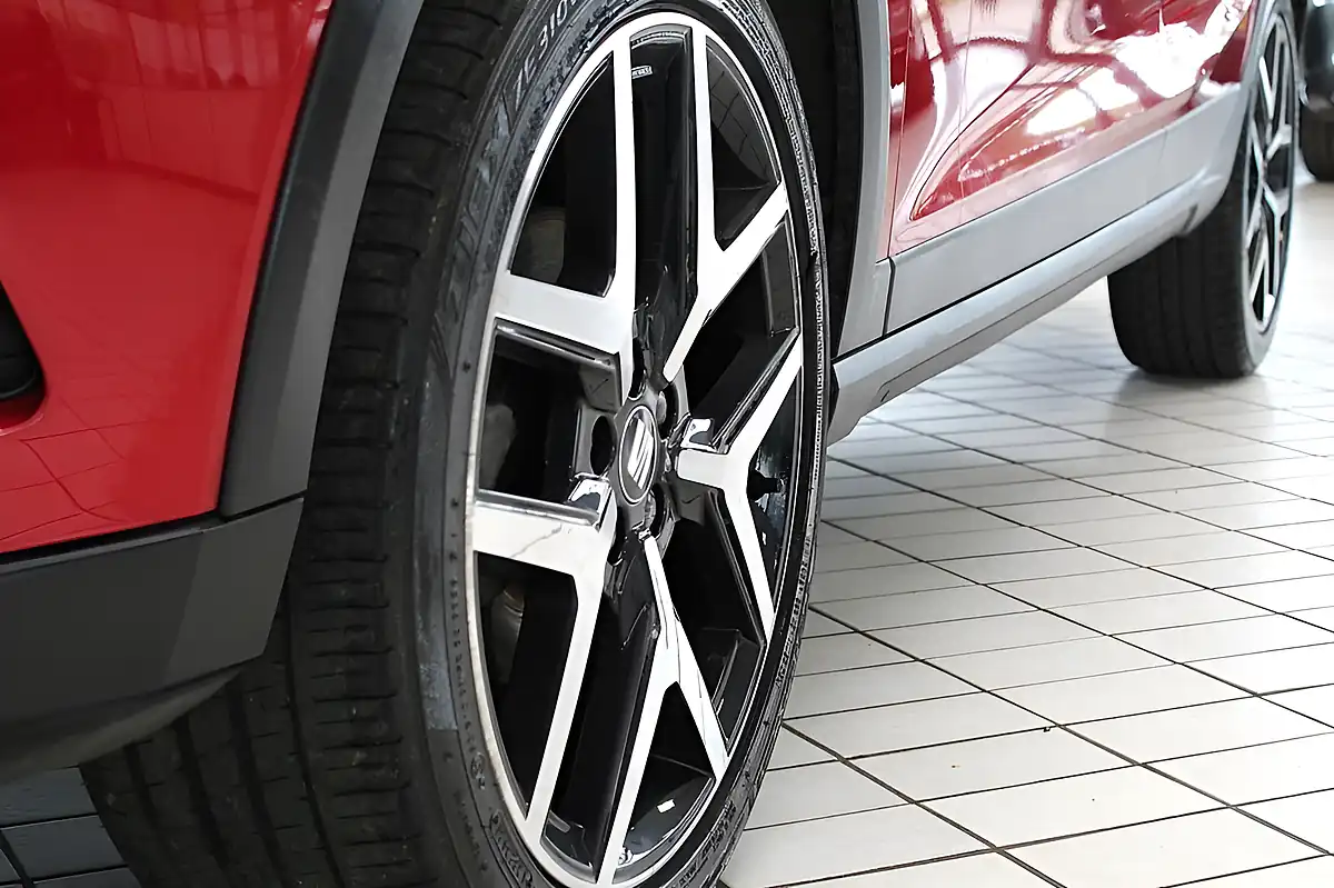 Used 2019 SEAT Arona Fr Sport Red - Interior and Exterior details 6