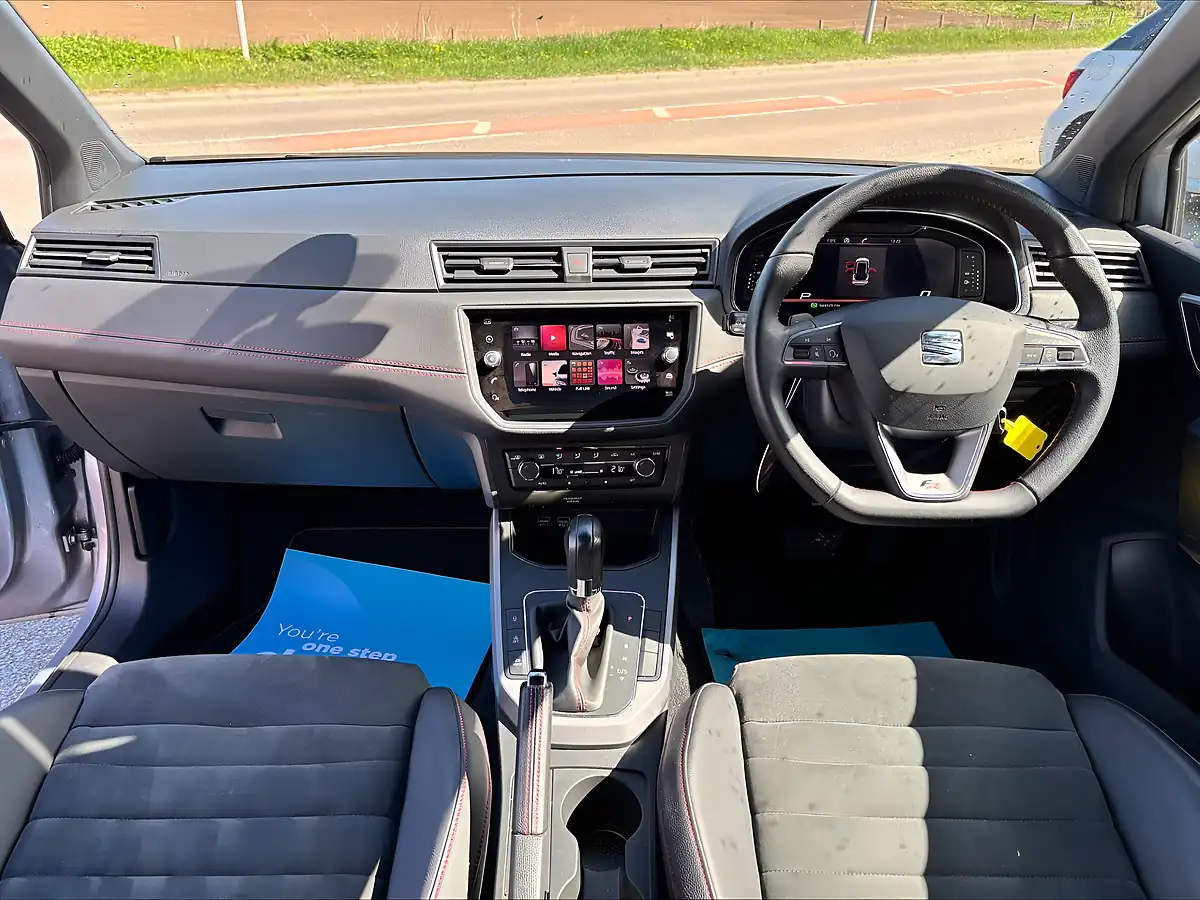 Used 2019 SEAT Arona Fr Sport Silver - Interior and Exterior details 17