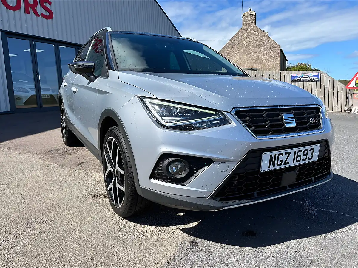 Used 2019 SEAT Arona Fr Sport Silver - Interior and Exterior details 7