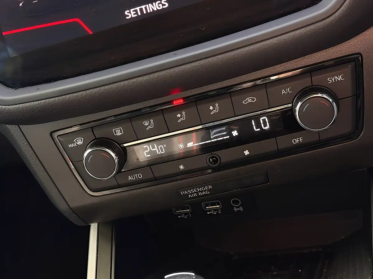 Used 2019 SEAT Arona Fr White - Interior and Exterior details 18
