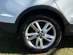Used 2019 SEAT Arona Fr White - Interior and Exterior details 9