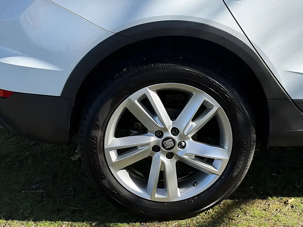 Used 2019 SEAT Arona Fr White - Interior and Exterior details 9