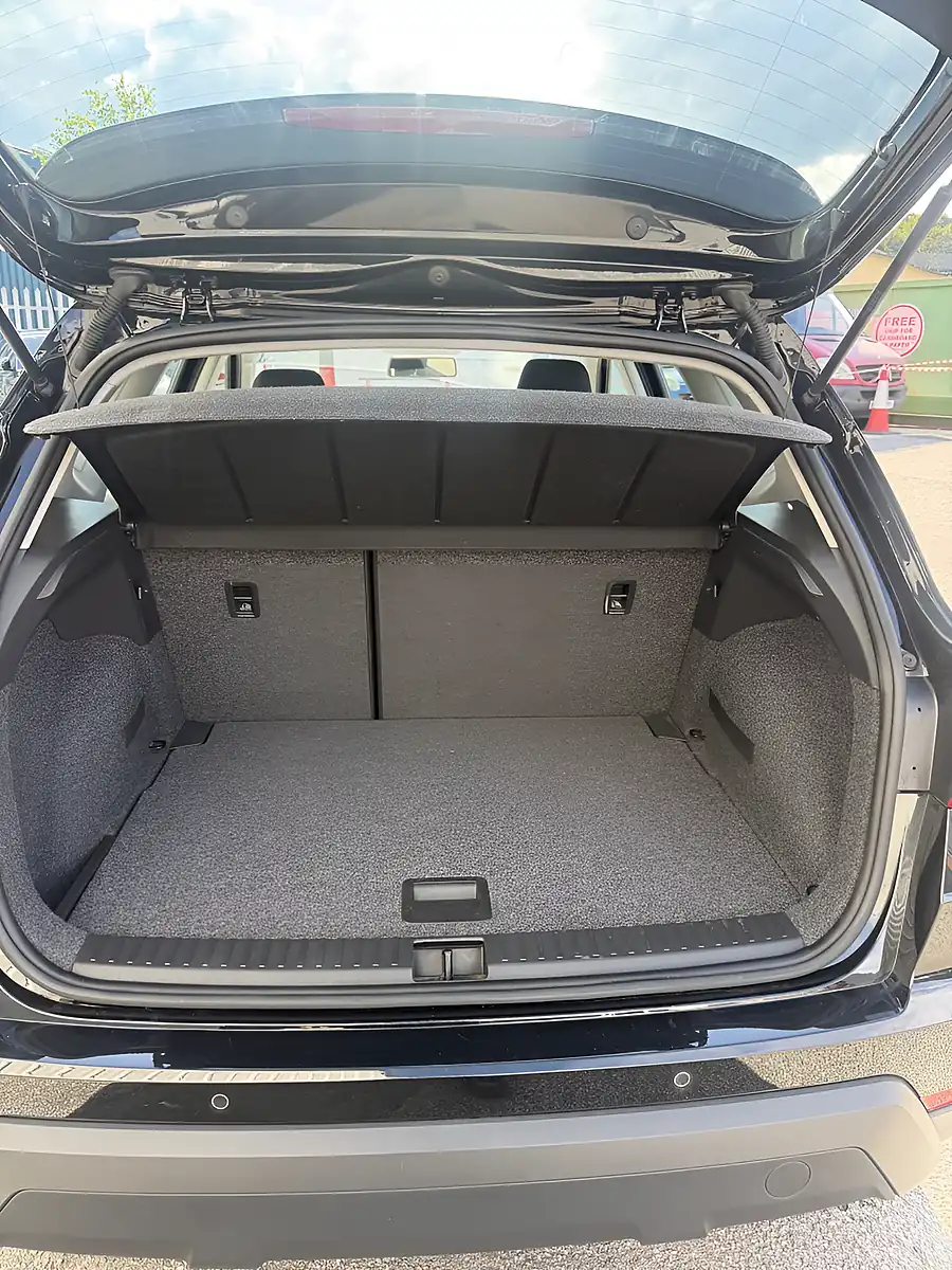 Used 2019 SEAT Arona Se Technology Black - Interior and Exterior details 10