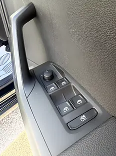 Used 2019 SEAT Arona Se Technology Black - Interior and Exterior details 14